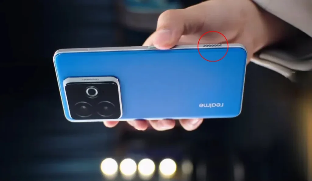 أول هاتف بمروحة تبريد وبطارية عملاقة في العالم