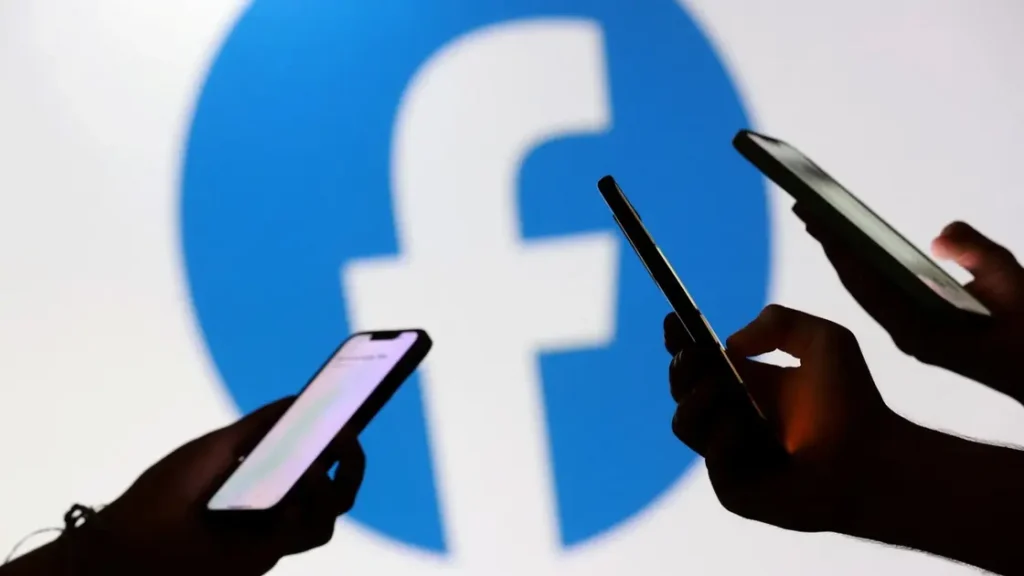 زر جديد في فيسبوك يتيح للذكاء الاصطناعي رفع الصور غير المنشورة