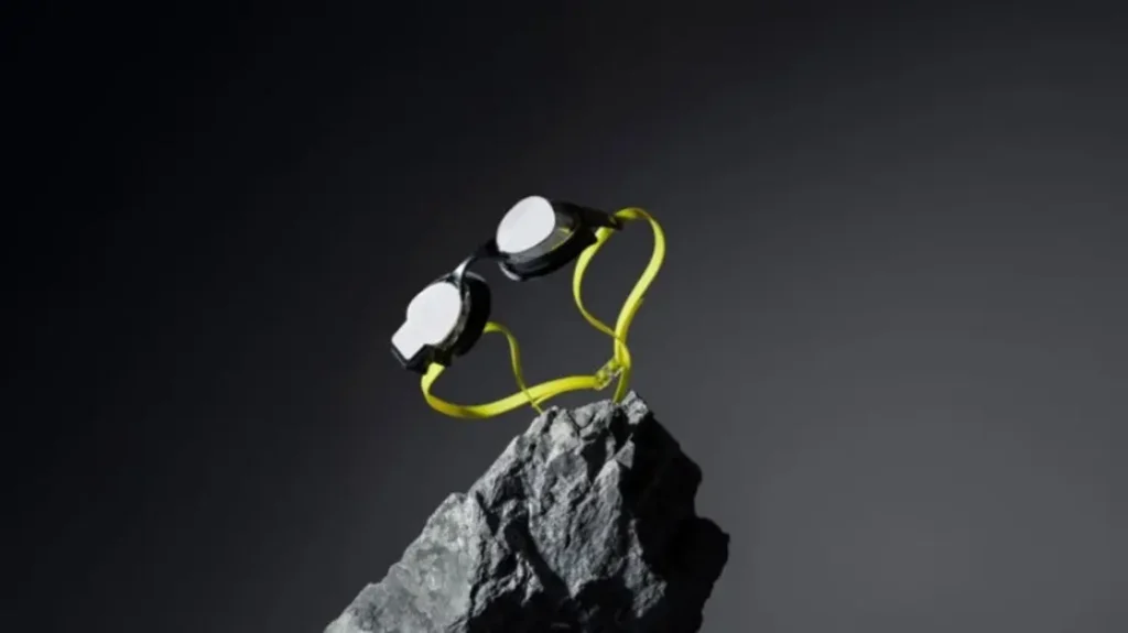 نظارات سباحة ذكية توفر للمستخدمين مدرب شخصي بالذكاء الاصطناعي