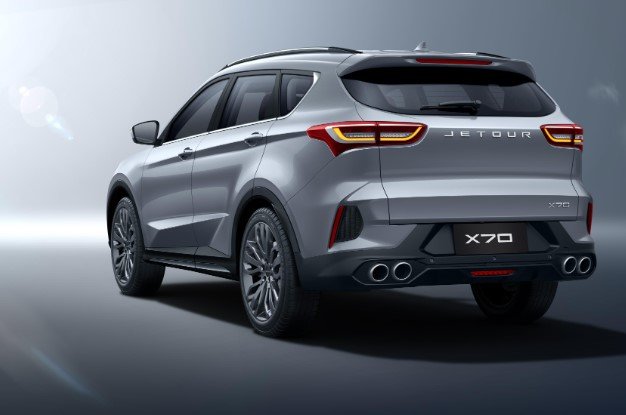 أفضل سيارة عائلية ذات 3 صفوف موديل 2025 بالسعودية