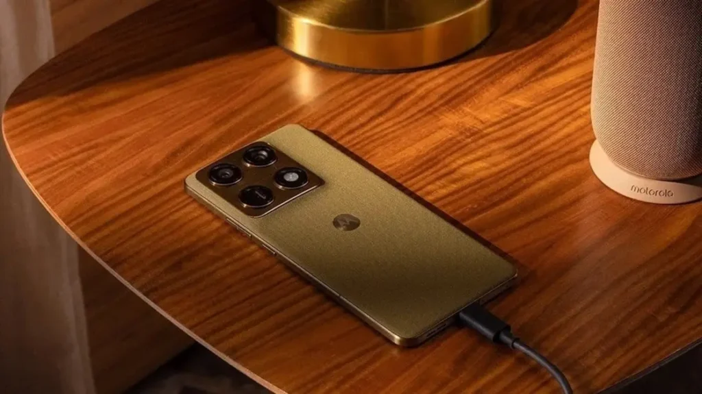 هاتف Signature من “موتورولا”.. منافس قاتل لسلسلة Galaxy S