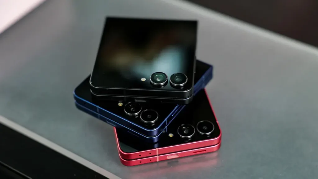 “سامسونج” تتجاهل ترقية الشحن في Galaxy Z Flip 8 وتضعفه أمام منافسه