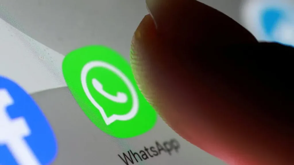 “واتساب” يختصر طريق البحث داخل المحادثات القديمة على آيفون