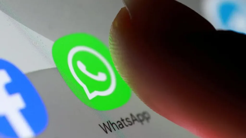 “واتساب” يضيف أدوات رقابة أبوية جديدة لحسابات المراهقين